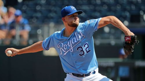 Eight-year MLB veteran pitcher added to Blue Jays Spring Training camp roster