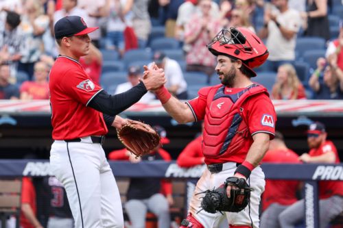 Guardians Ride First Inning Outburst to Win