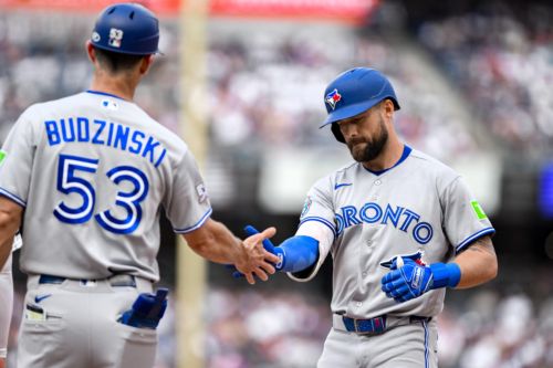 Jays Hang On To Beat Yankees