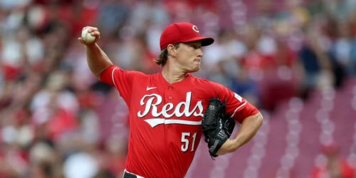 Singer's 7 scoreless innings not enough to boost Reds' bats vs. longtime nemesis