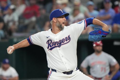 Rangers Place Chris Martin On IL With Shoulder Impingement