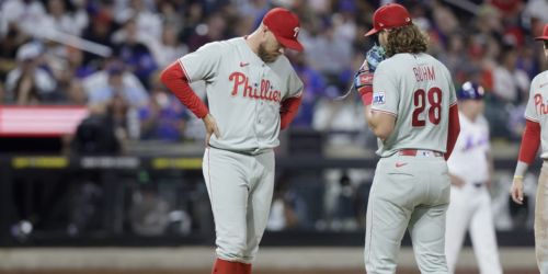 Bowlan exits with groin injury in latest blow to Phillies' 'pen