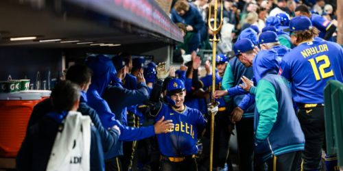 Young brings the thump -- and the glove -- to power Mariners to win No. 1 of 2026