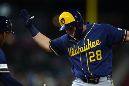 Pitcher’s dual turned offensive shootout prompt Brewers win