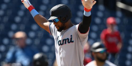 Marlins' bats come alive late to stun Nats with furious six-run ninth