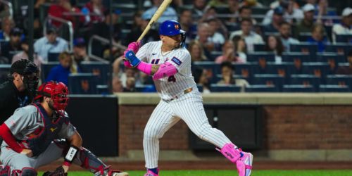 Alvarez activated just 4 weeks after meniscus tear, singles in 1st AB