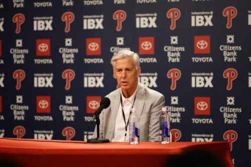 Phillies make minor trade at buzzer, but fail to acquire another starting pitcher