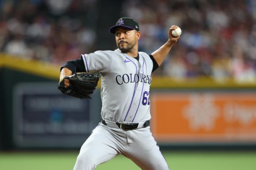 José Quintana leaves Rockies-Diamondbacks game with injury