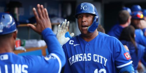 After day off, Salvy back in Royals' lineup vs. Yankees