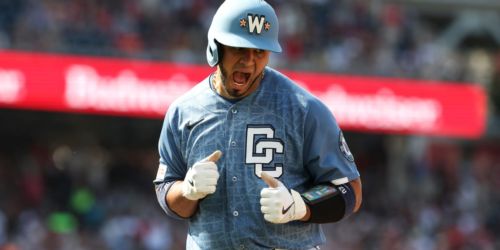 Ruiz's teammates, manager sing his praises after 5-RBI day
