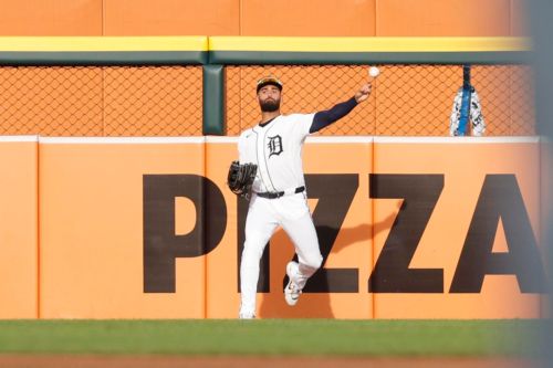 Cristopher Sanchez smothers Tigers’ bats to even the series