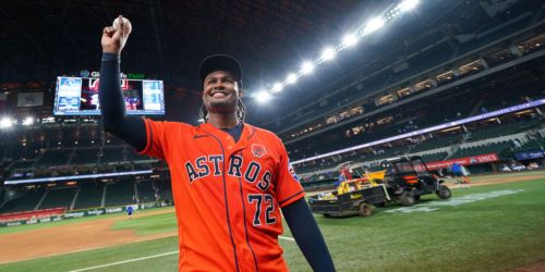 A holly jolly debut! Santa helps deliver no-no in historic first foray