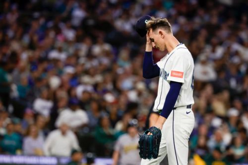 Mariners sleepwalk through 6-2 loss, drop series to A’s