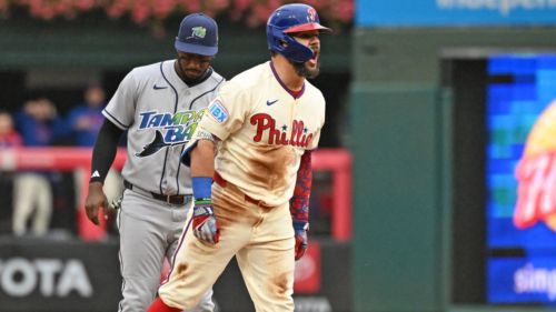 Kyle Schwarber, JT Realmuto reversed weeks of horrific Phillies vibes in 2 beautiful clinch moments