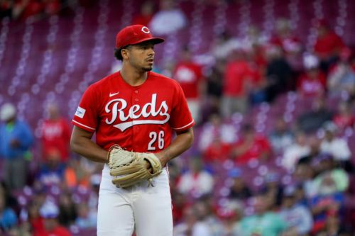Cincinnati Reds vs. New York Yankees – Chase Burns vs. Elmer Rodriguez