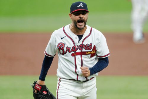 Ozzie Albies homers in win as Martin Pérez continues to surprise