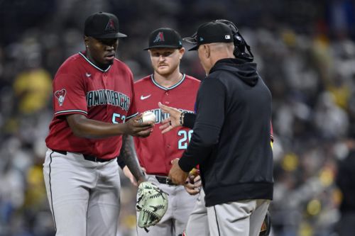 Sloppy Play Dooms Effort as Padres Romp to 10-4 win