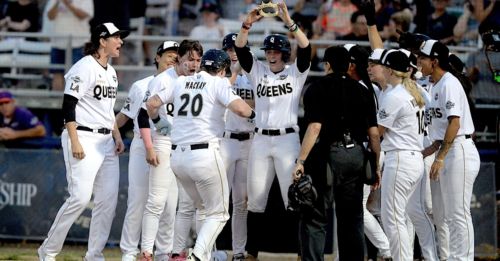 Queens Crowned Baseball Royalty, Beat Firebells in WPBL Championship