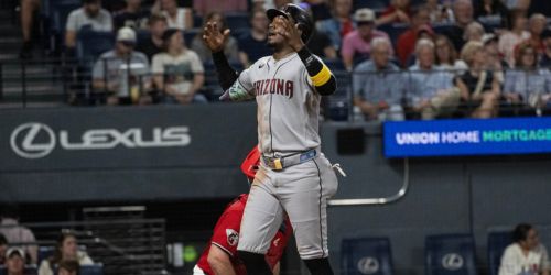 D-backs kick off 'moving month' with big night at the plate