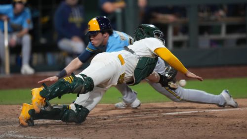 Brewers' late-inning June rallies result in embarrassing comparison for rest of MLB