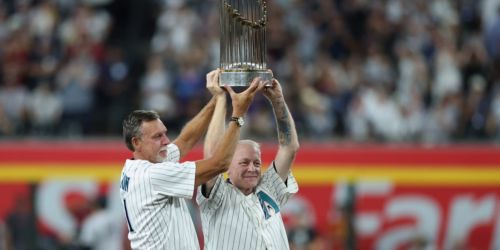 '01 champs raise trophy again -- and bring out the fanboy in current D-back