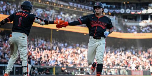 Lineup tweak helps Giants get on board, but breakout remains elusive