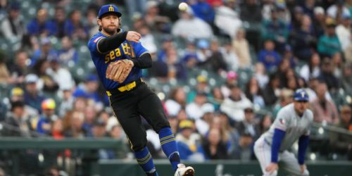 Donovan exits Friday's game vs. Rangers with hip tightness