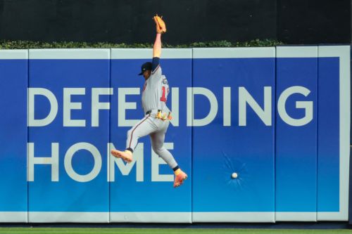 Braves offense stifled by Eury Pérez in opener of final regular-season series at Miami