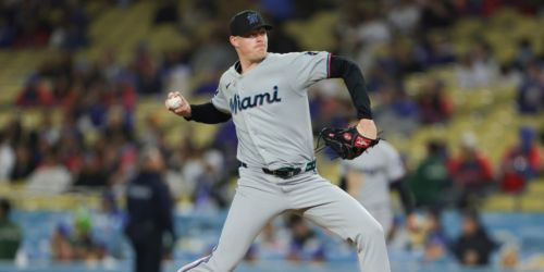 Fairbanks exits Marlins' walk-off loss with numbness; severity unclear
