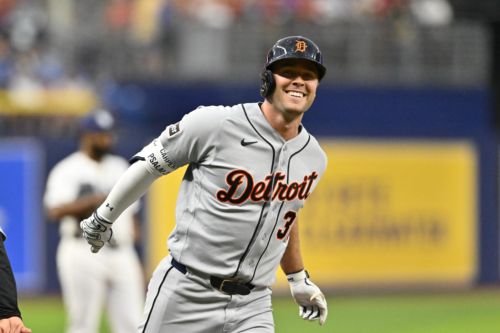 Tigers offense comes alive in tight win over Rays