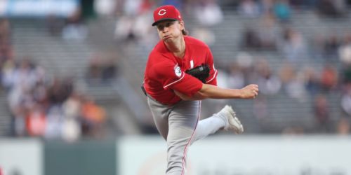 Reds' offensive blunders continue despite Singer's solid start