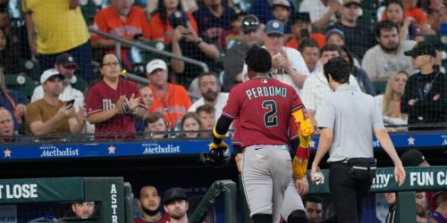 D-backs monitoring Perdomo, who appears to be OK after taking liner off helmet