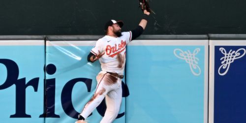 Déjà vu? 'Gold Glove-caliber' Cowser fearless with 2nd HR robbery in as many days