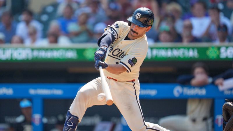 Pair of former temporary Nationals infielders claimed off waivers by Red Sox