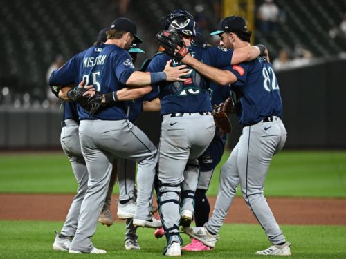 Mariners go down to Birdland