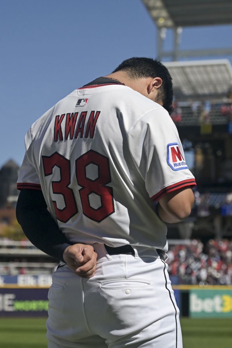 Who is your favorite current Guardians player and why (non-Jose edition)?