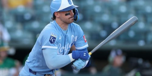 Royals see streak snapped, aim to end April strong in rubber match