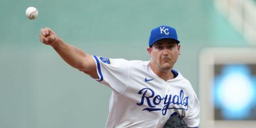 Lugo gives Royals much-needed deep outing, but offense quiet