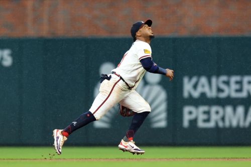Questions about an unofficial rain delay between Braves and Giants