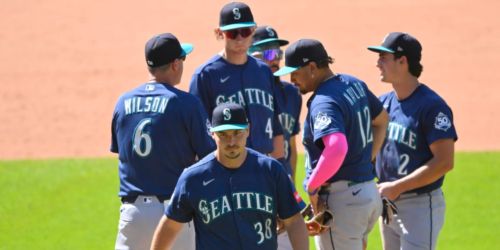 Troublesome 8th inning for Mariners' 'pen caps road trip with tough loss