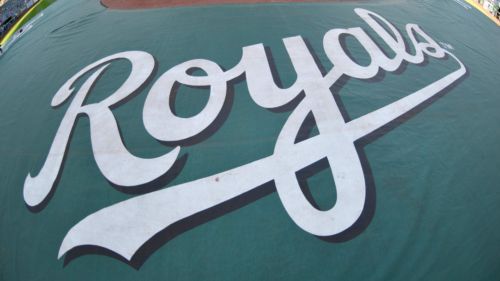 Royals' massive IFA signing just got a ringing early endorsement on MLB Pipeline
