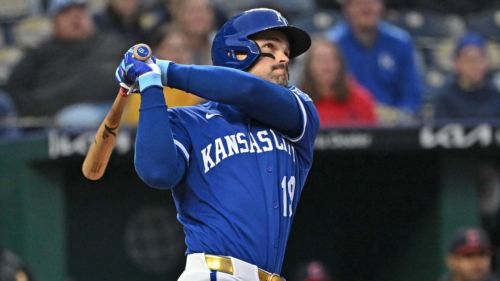 Royals veteran’s streaky hitting should motivate KC to shift focus at second base