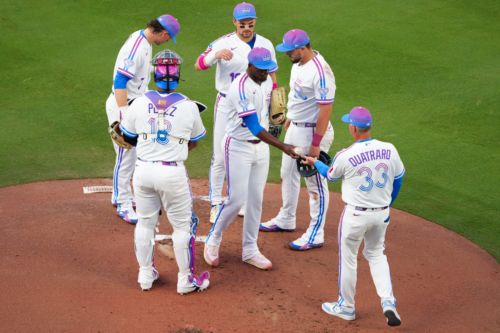 Royals rally falls short as they lose series opener to Astros