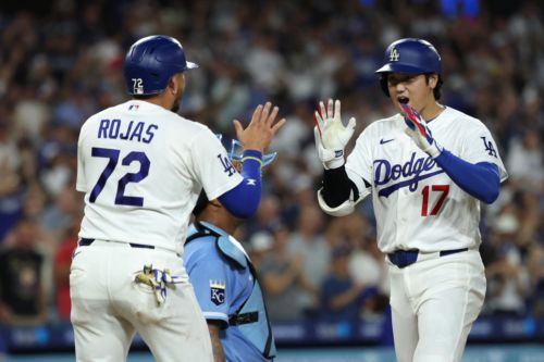Dodgers use long balls to finish the sweep