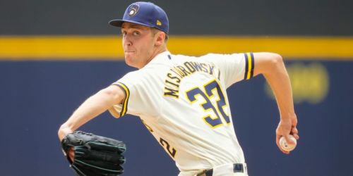 Miz raises bar for 100+ mph pitches: 'That's what I do, I throw hard'