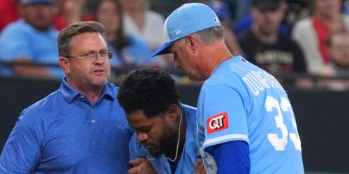 Garcia exits with right hamstring strain in midst of Royals' rally