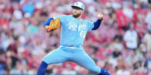 Cameron's nearly perfect outing undone by Royals' late struggles