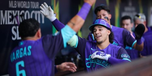 After starring for Team Mexico, Thomas goes yard in Mexico City Series