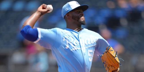 Efficient Avila trusts his stuff, handcuffs Phillies in solid outing
