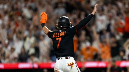 2 Orioles have played themselves off the trade block, but for different reasons